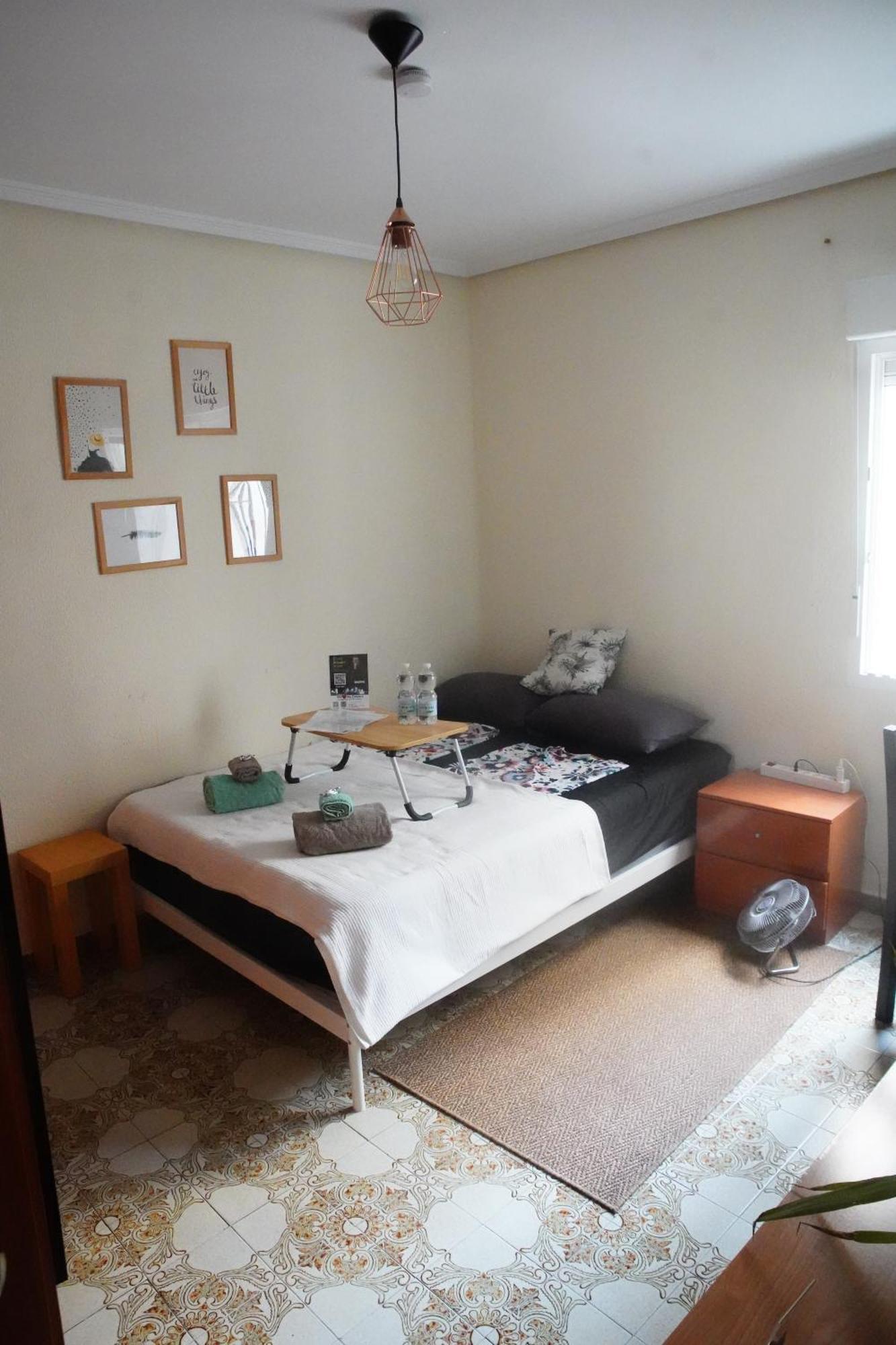 Grosses Modernes Zimmer "Silber" Fuer 2 Personen Und Katzenliebhaber Valencia Eksteriør bilde
