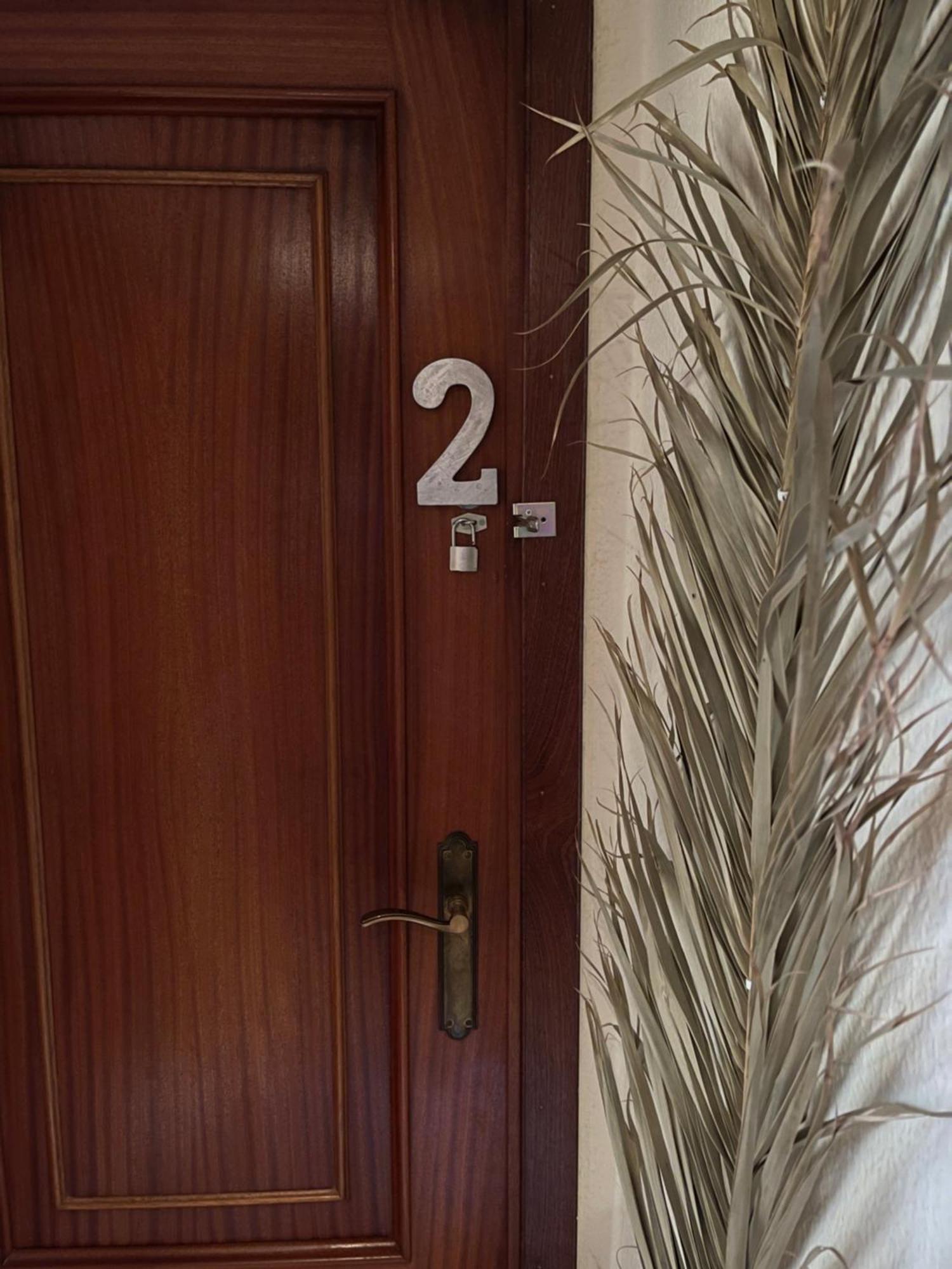 Grosses Modernes Zimmer "Silber" Fuer 2 Personen Und Katzenliebhaber Valencia Eksteriør bilde